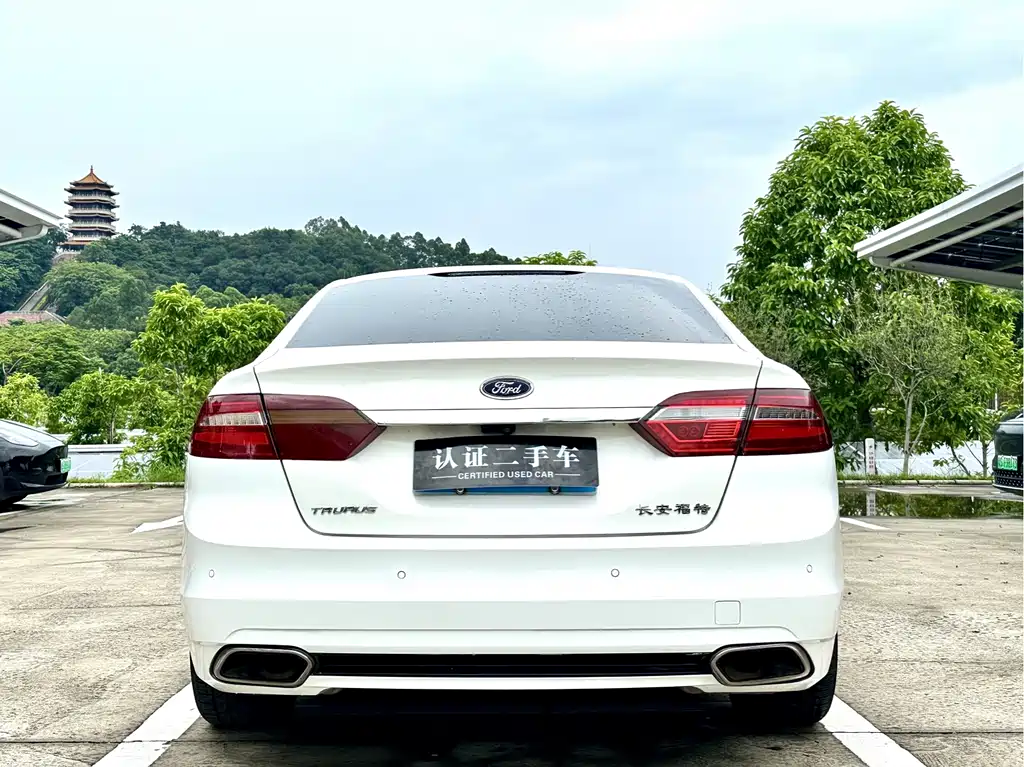 Ford Taurus — миниатюра 7