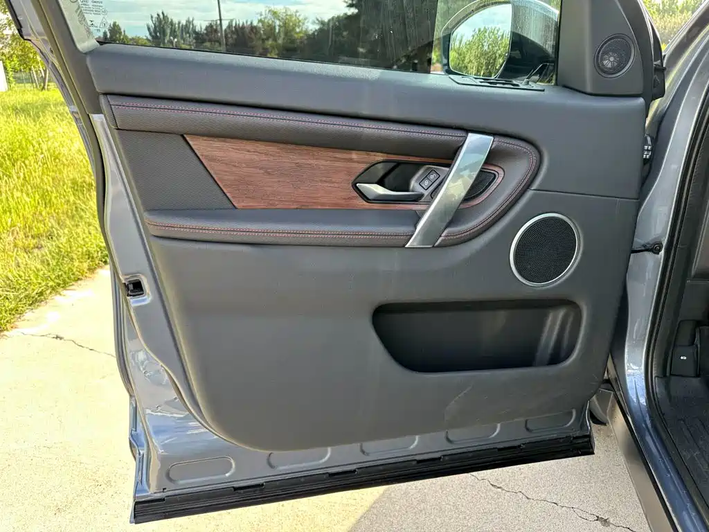 Land Rover Discovery Sport — миниатюра 12