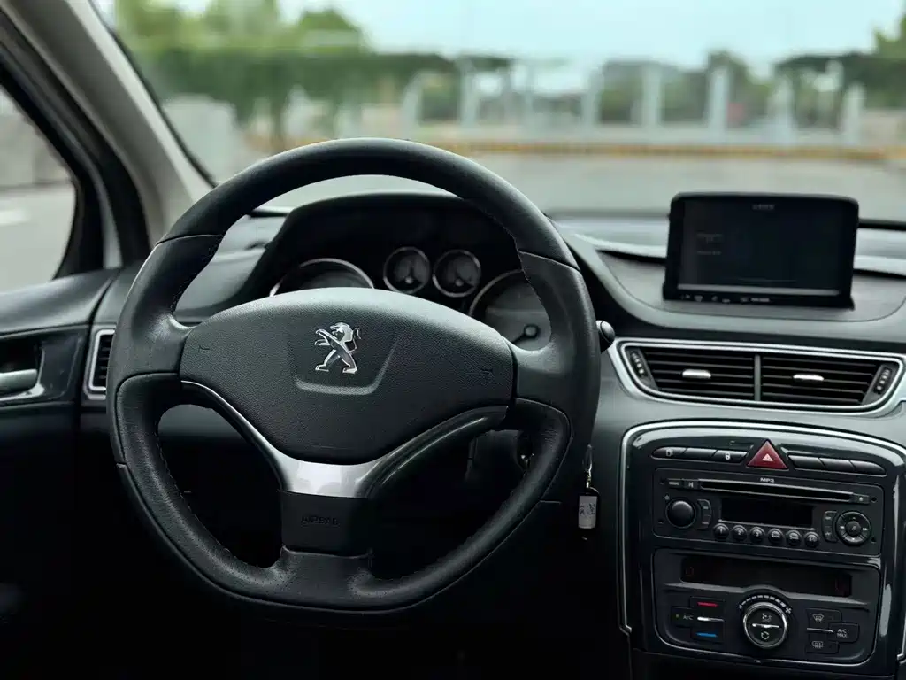 Peugeot 308 — миниатюра 12