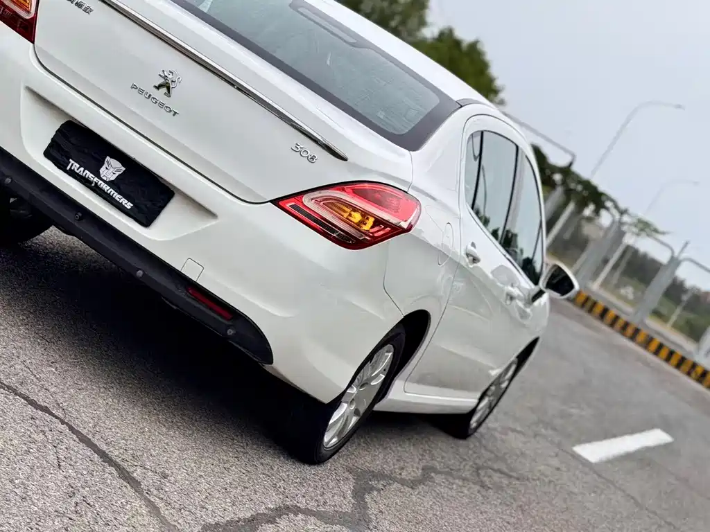 Peugeot 308 — миниатюра 25