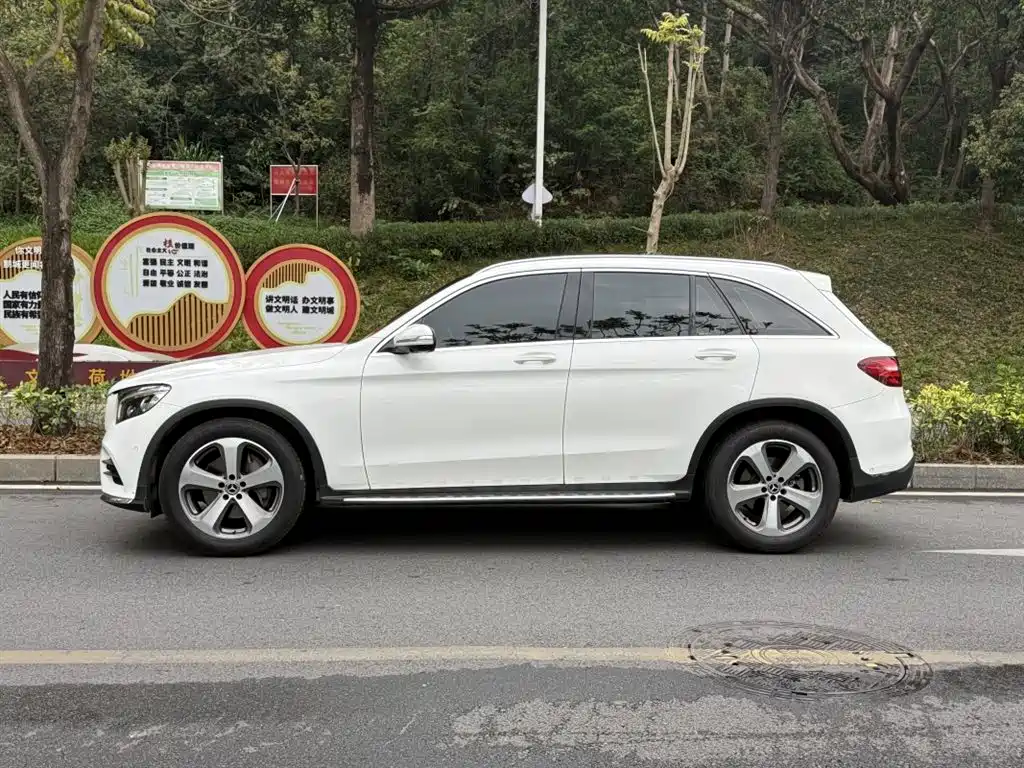 Mercedes-Benz GLC 2017 GLC 300 4MATIC