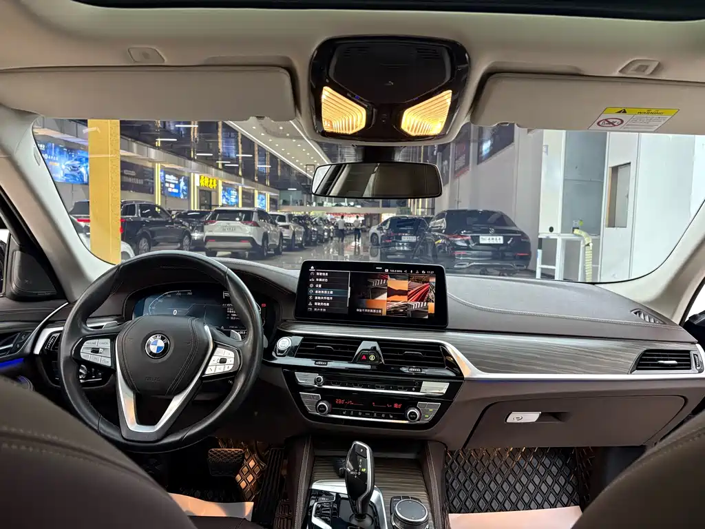 BMW 5 Series — миниатюра 23