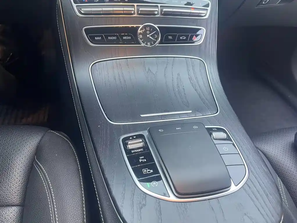 Mercedes-Benz E-Class — миниатюра 9