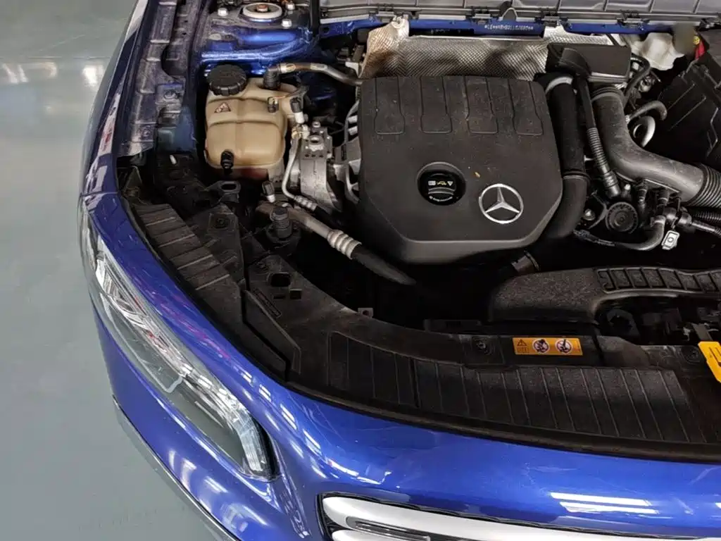Mercedes-Benz GLB — миниатюра 21