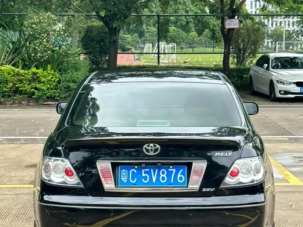Toyota Reiz — миниатюра 8