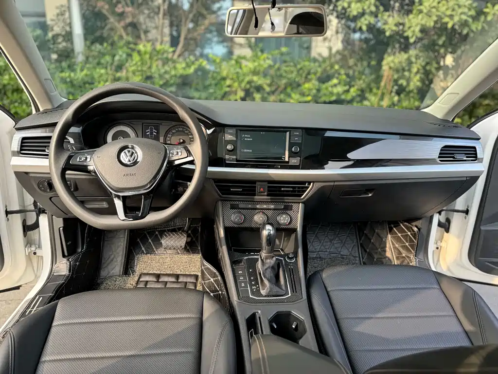 Volkswagen Lavida — миниатюра 6