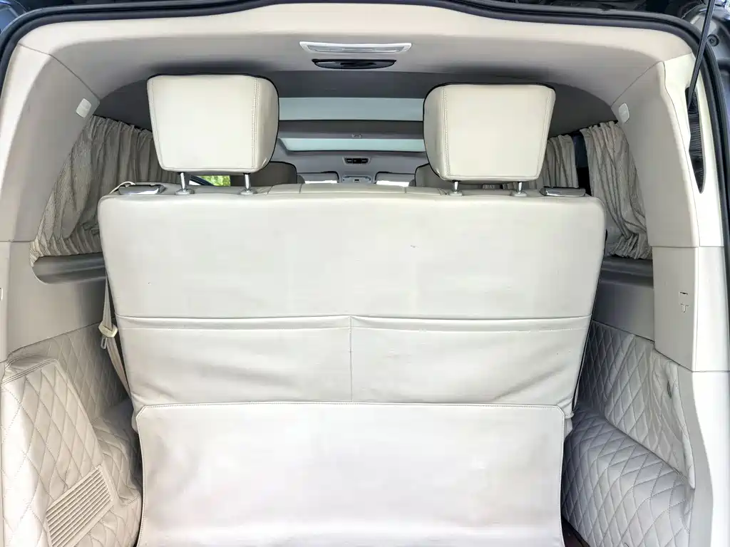 Mercedes-Benz V-Class - фото 17