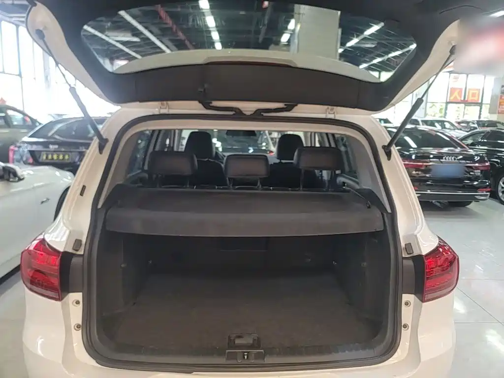 Volkswagen Tiguan — миниатюра 19