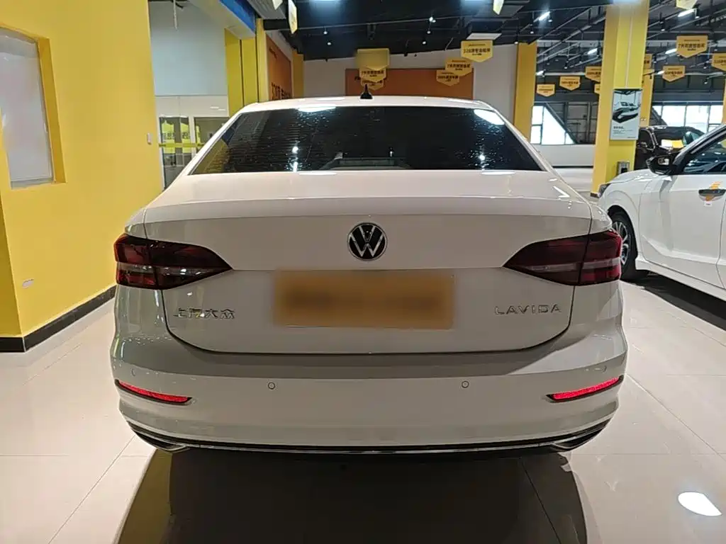 Volkswagen Lavida — миниатюра 6