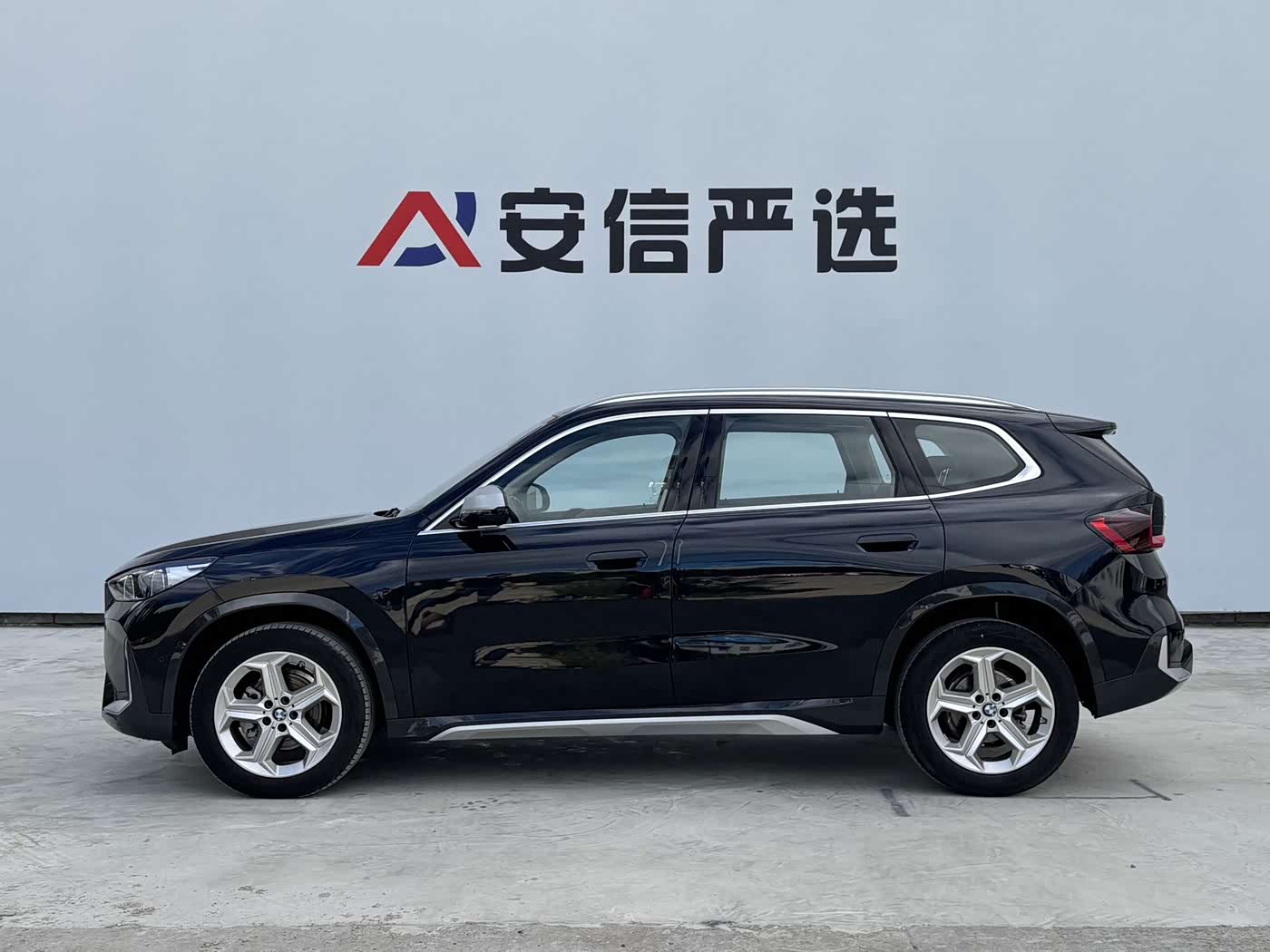 BMW X1 1.5 л 2023 г. Чёрный, пробег 33000 км