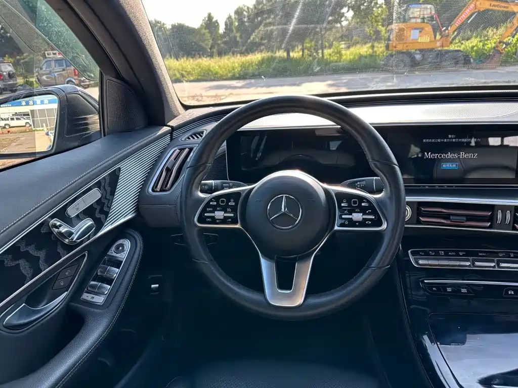 Mercedes-Benz EQC — миниатюра 18