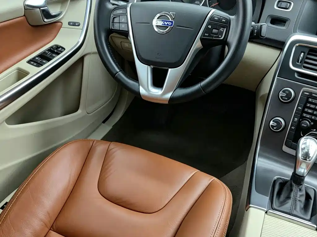 Volvo S60 (Import) — миниатюра 8