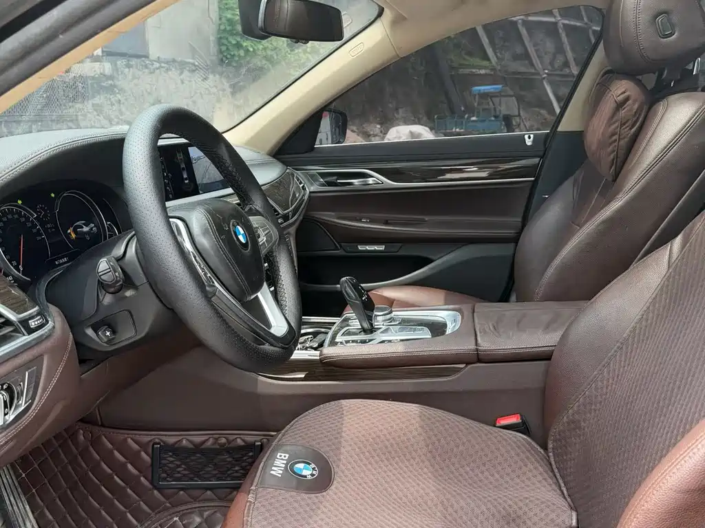 BMW 7 Series 7 2016 730Li Lead