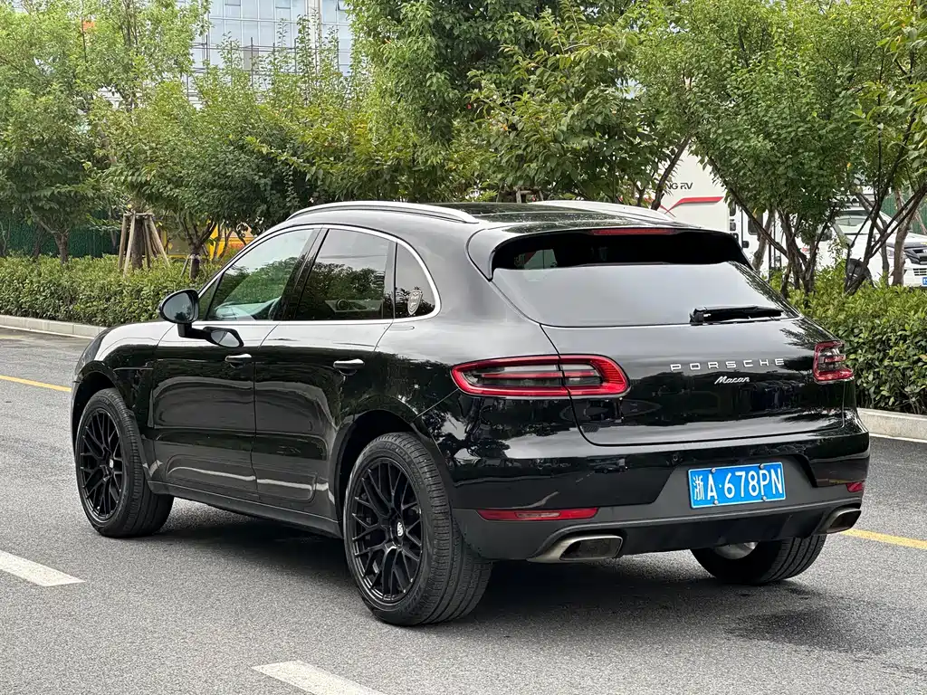 Porsche Macan — миниатюра 6
