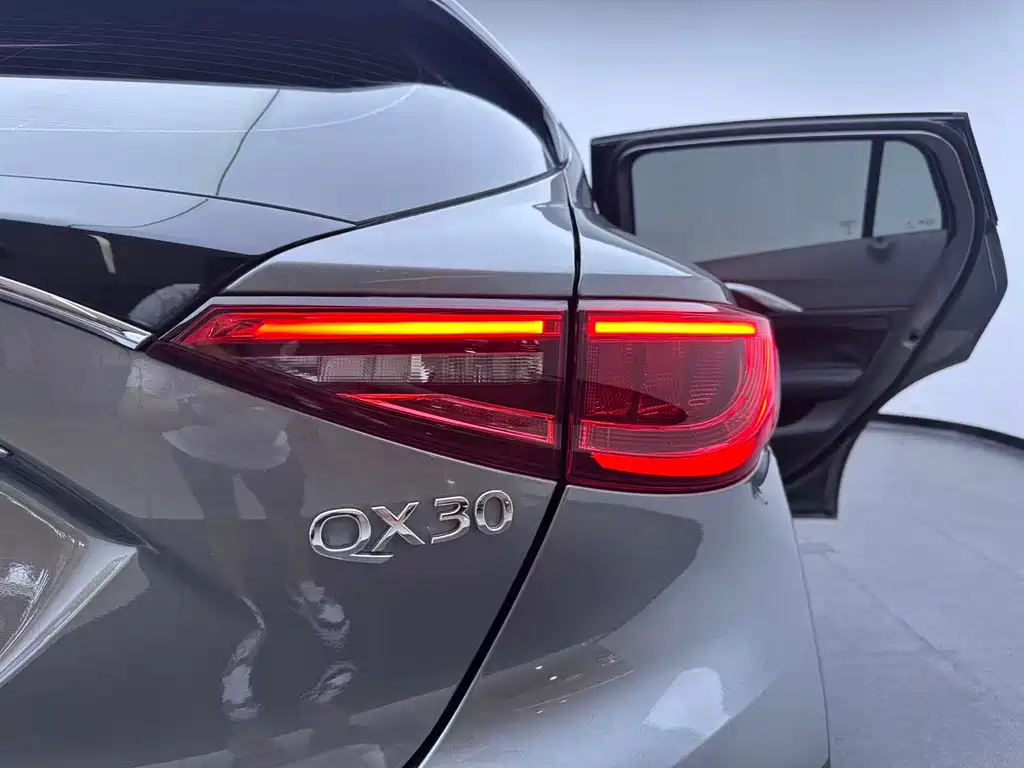 Infiniti QX30 — миниатюра 22
