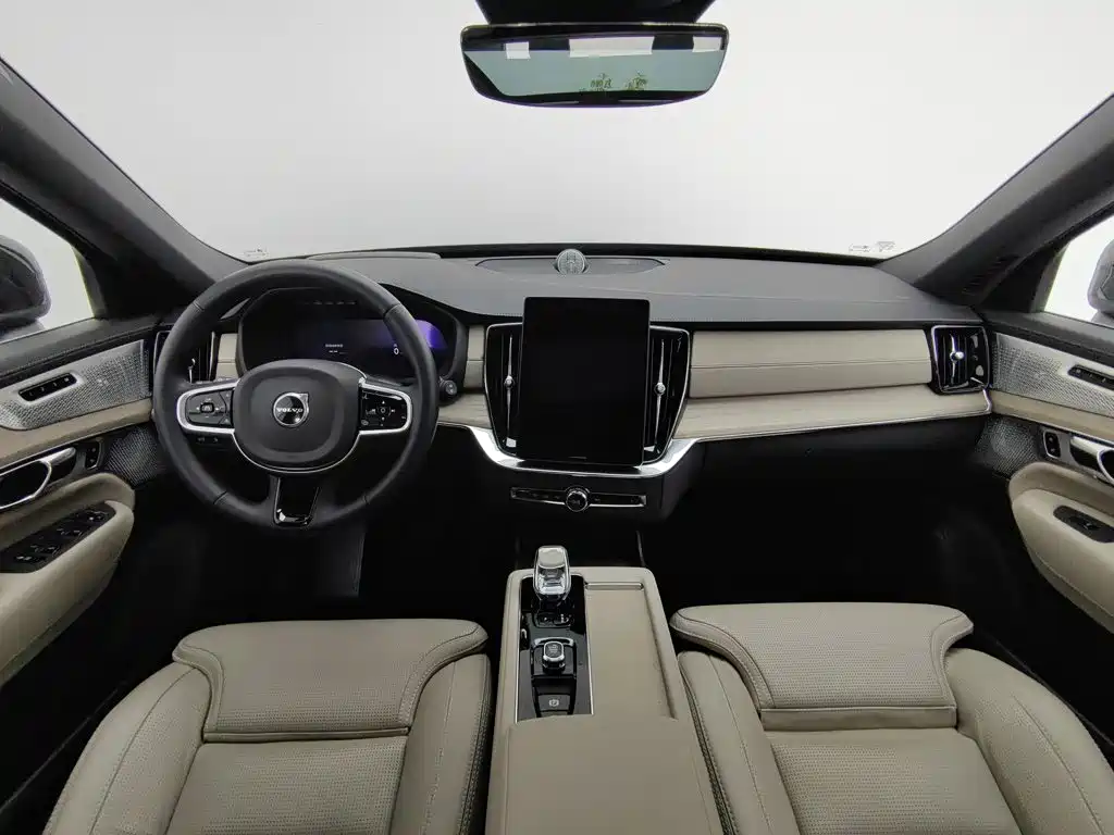 Volvo XC90 PHEV — миниатюра 5