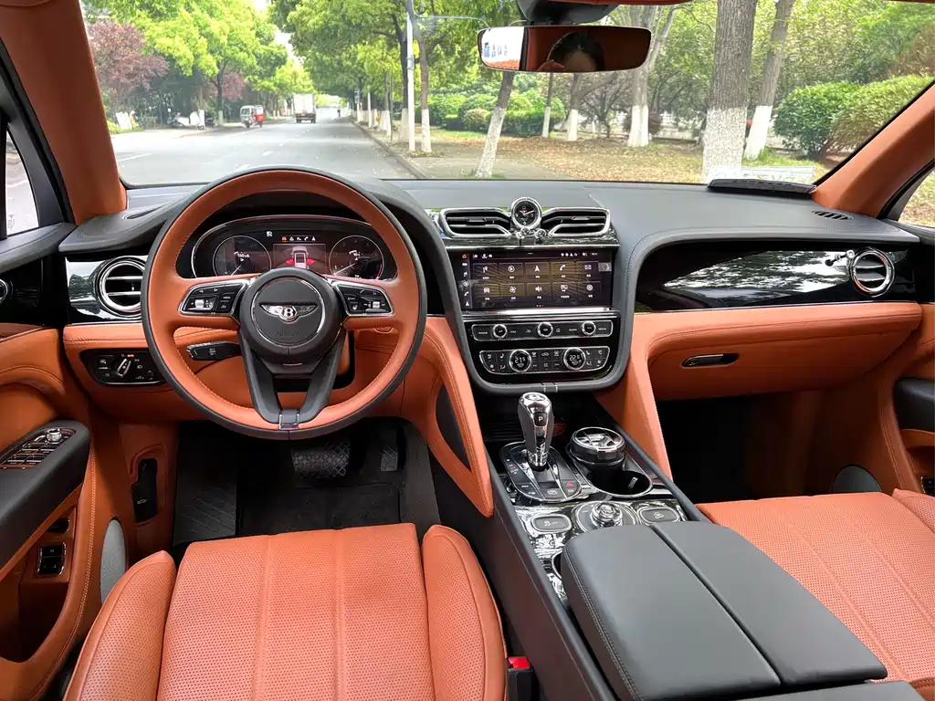 Bentley Bentayga — миниатюра 15