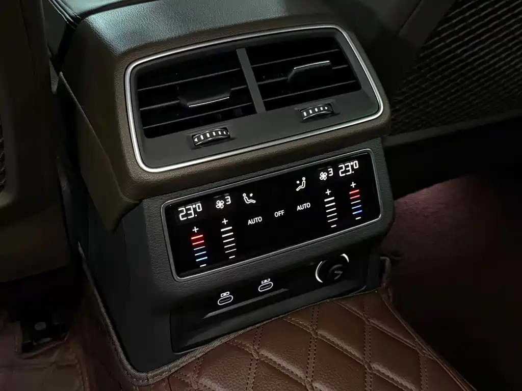 Audi A7L 2024 45TFSI quattro S-line