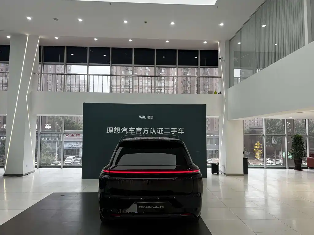 Li Auto Li L8 — миниатюра 2
