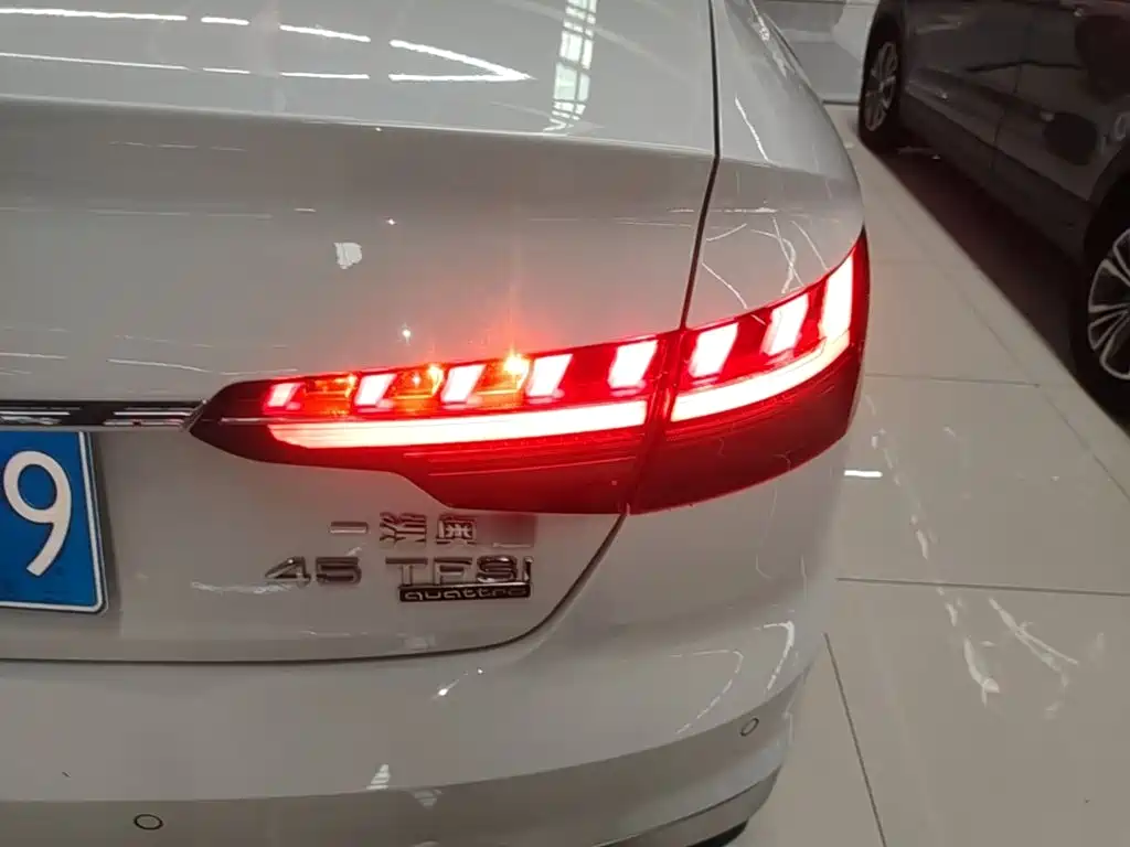 Audi A4L — миниатюра 8