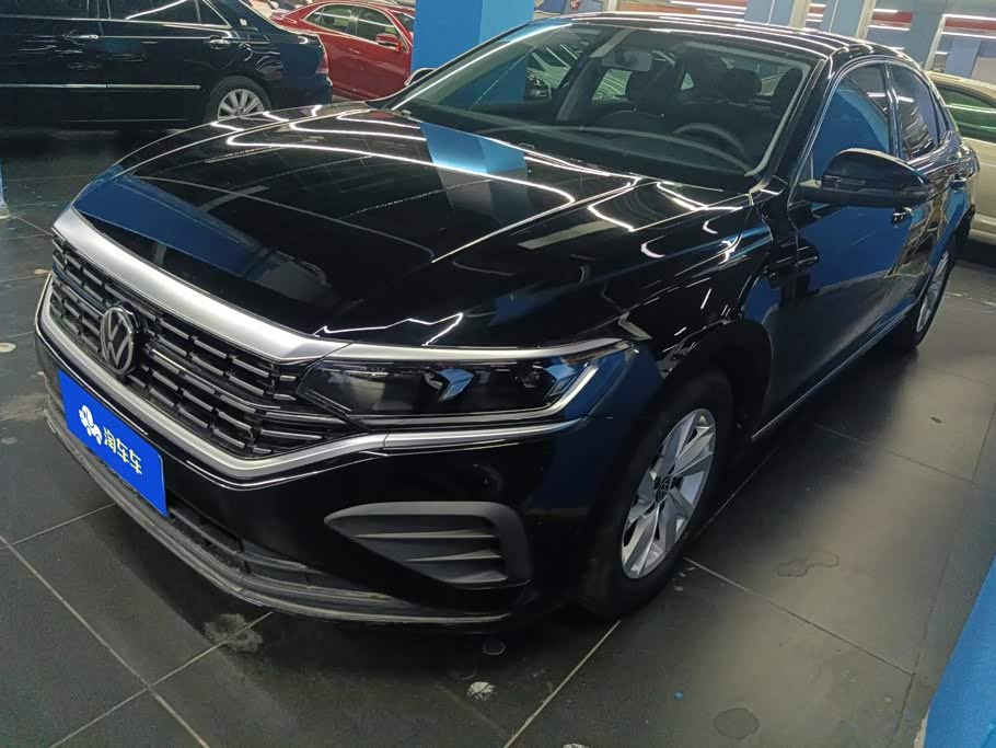 Volkswagen Passat 1.4 л 2025 г. Чёрный, пробег 11600 км