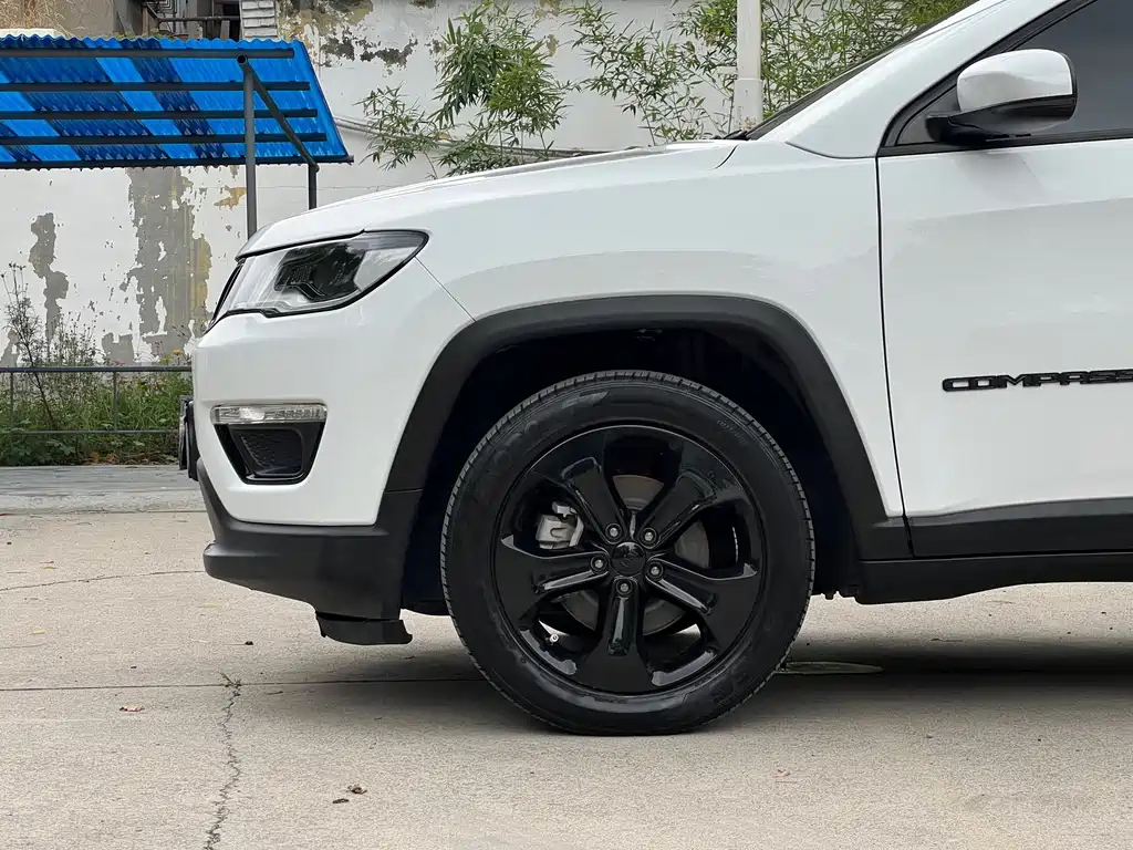 Jeep Compass — миниатюра 23