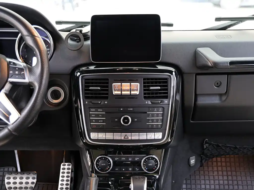 Mercedes-Benz G-Class — миниатюра 12