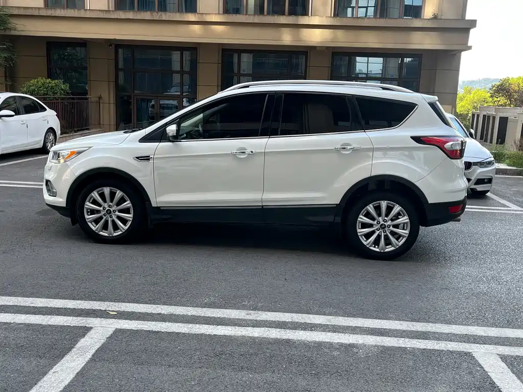 Ford Kuga — миниатюра 6