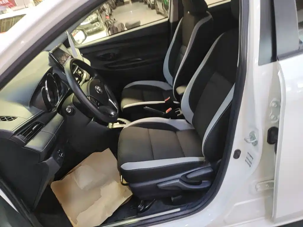 Toyota Yaris L — миниатюра 15