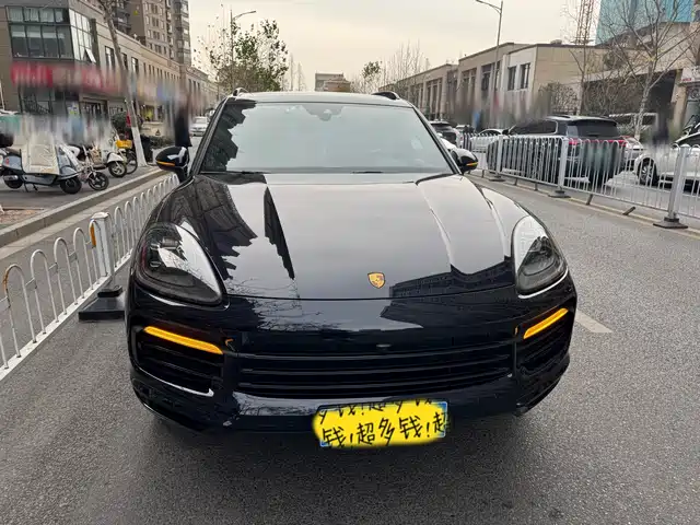 PORSCHE CAYENNE