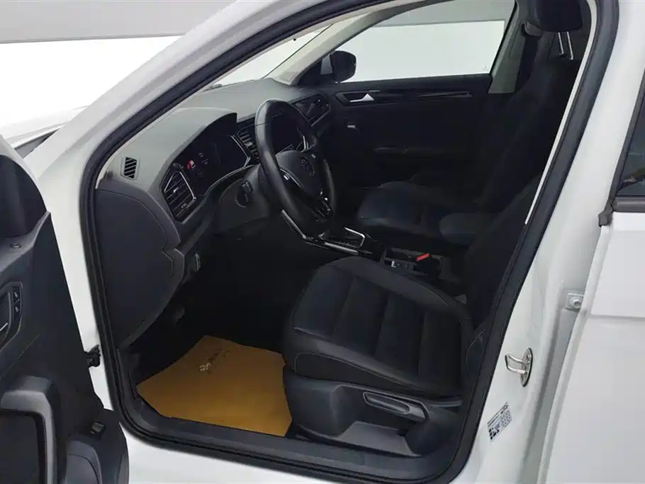 VOLKSWAGEN T ROC EXPLORING SONGS