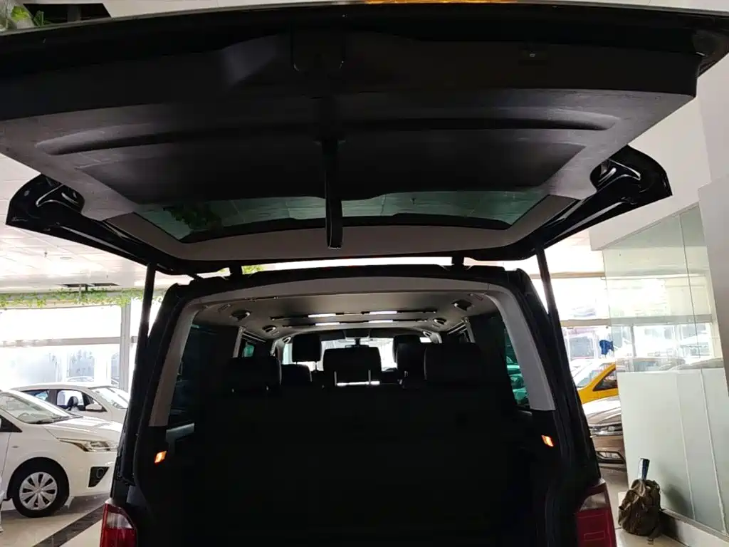 Volkswagen Multivan — миниатюра 19