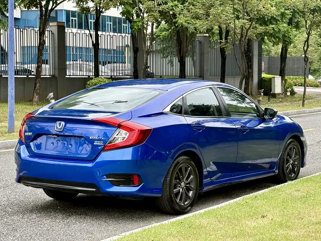 Honda Civic — миниатюра 4