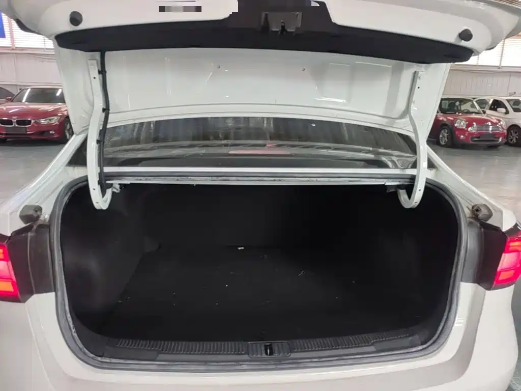 Roewe i5 — миниатюра 19