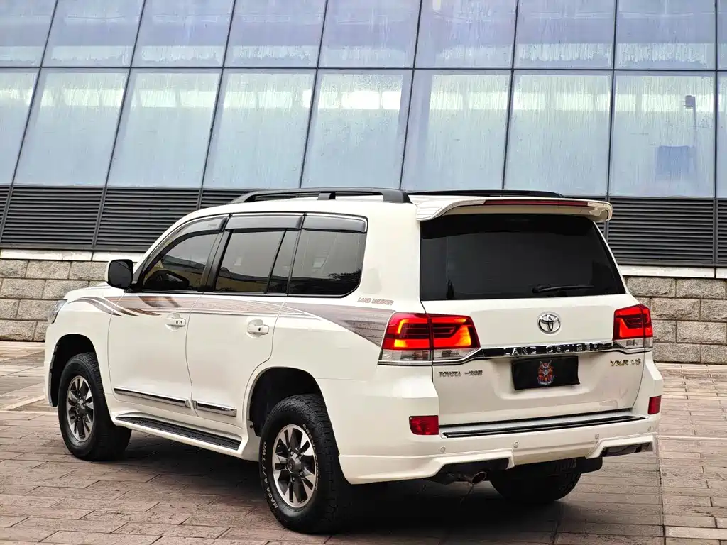 Toyota Land Cruiser 2010 4.7L AT VX