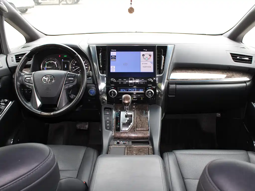 Toyota Alphard — миниатюра 19