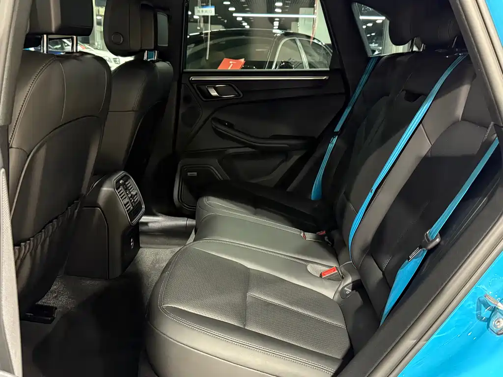 Porsche Macan — миниатюра 8