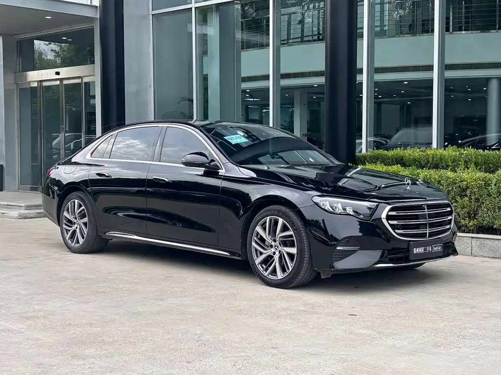 Mercedes-Benz E-Class — миниатюра 3
