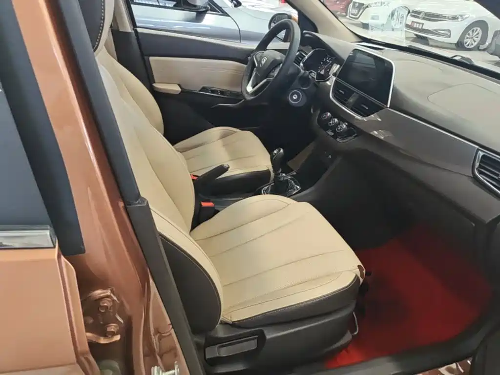 Baojun 310W — миниатюра 25