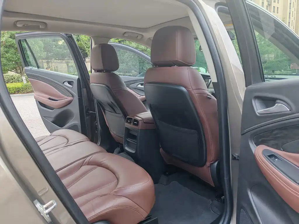 Buick Envision Plus — миниатюра 8