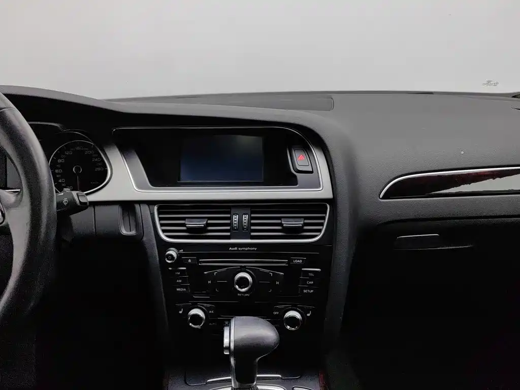 Audi A4L — миниатюра 12