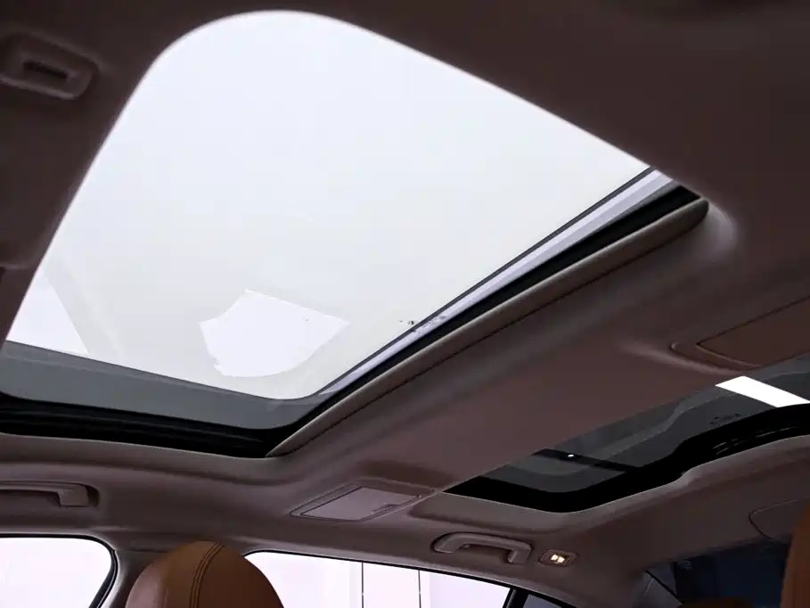 BMW 5 Series — миниатюра 12