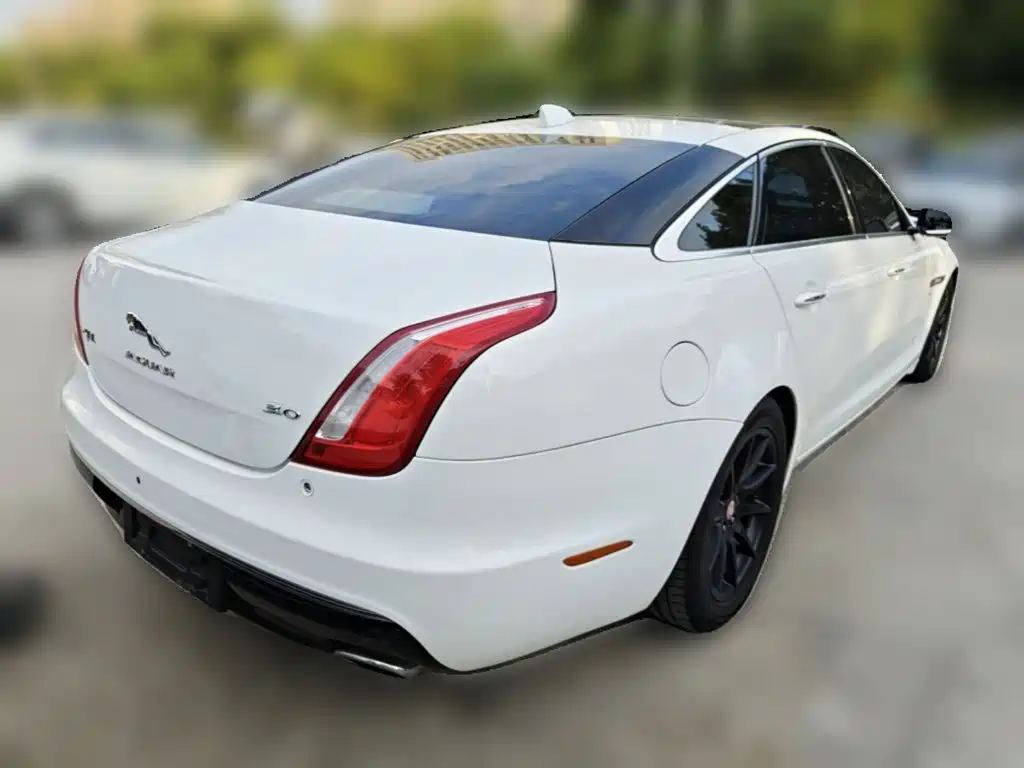 Jaguar XJ — миниатюра 10