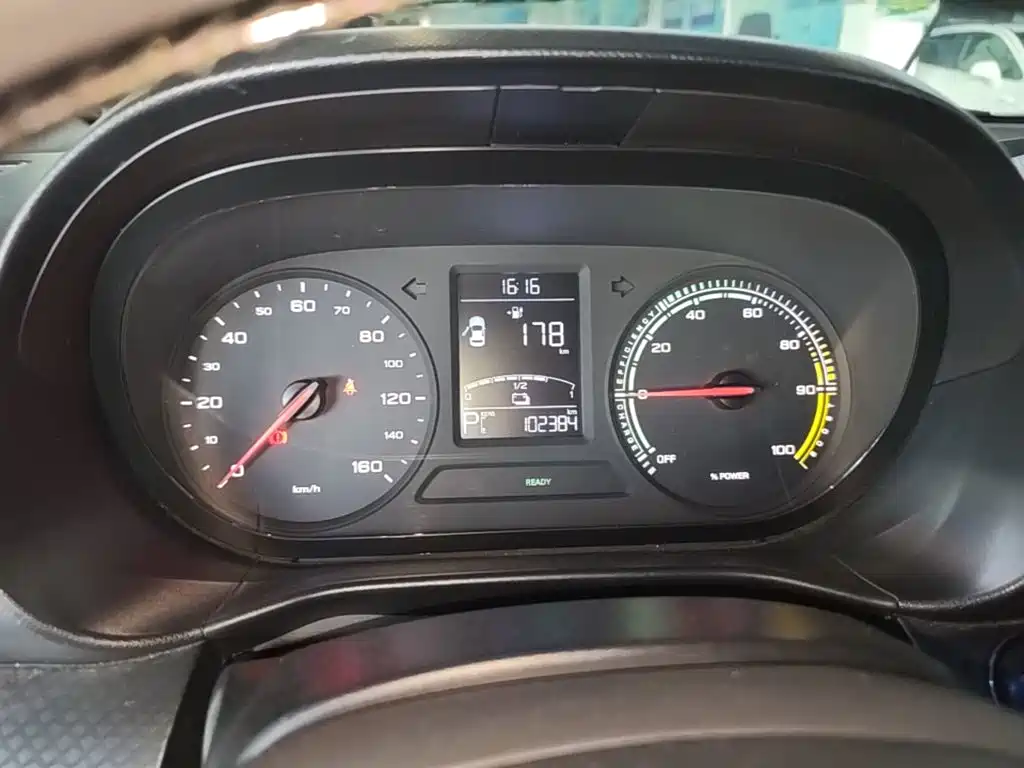 Roewe Clever — миниатюра 12