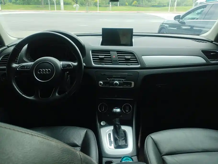 Audi Q3 — миниатюра 12