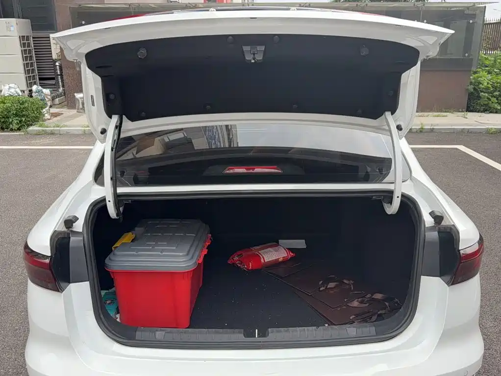 Geely Emgrand — миниатюра 14