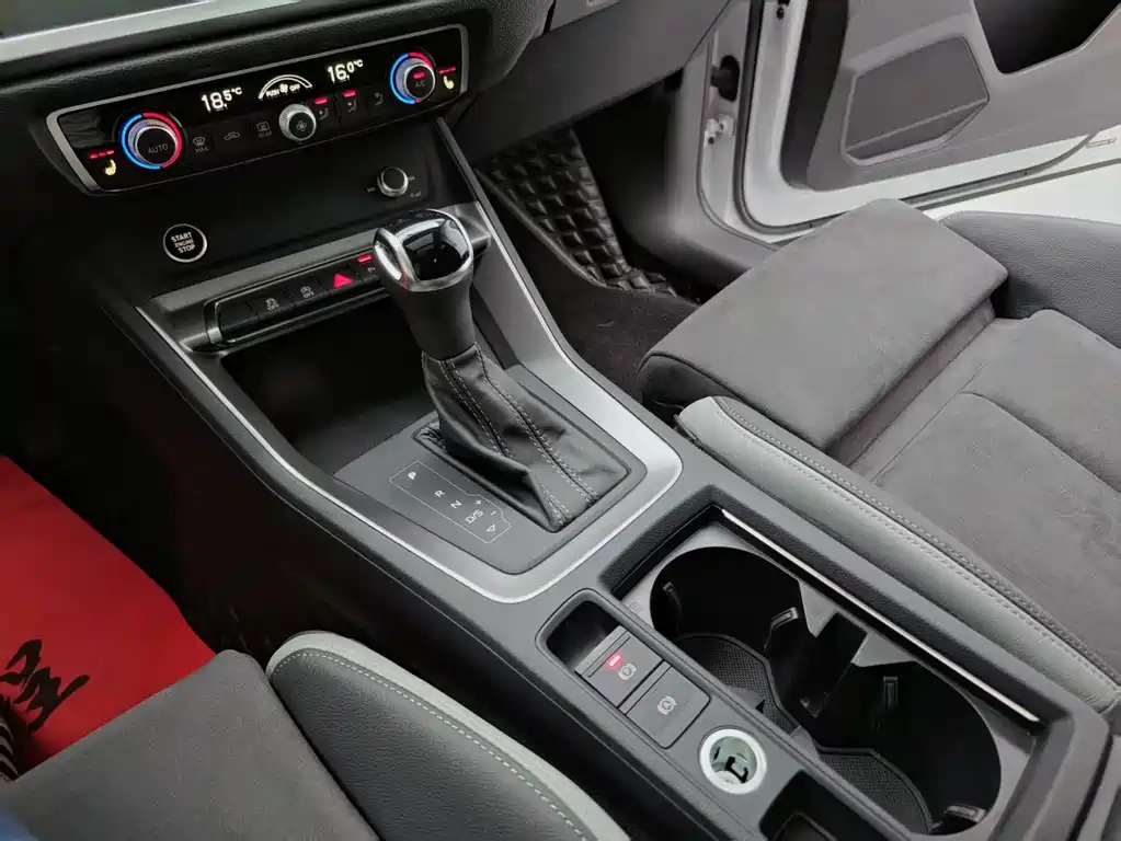 Audi Q3 2023 — фото 15