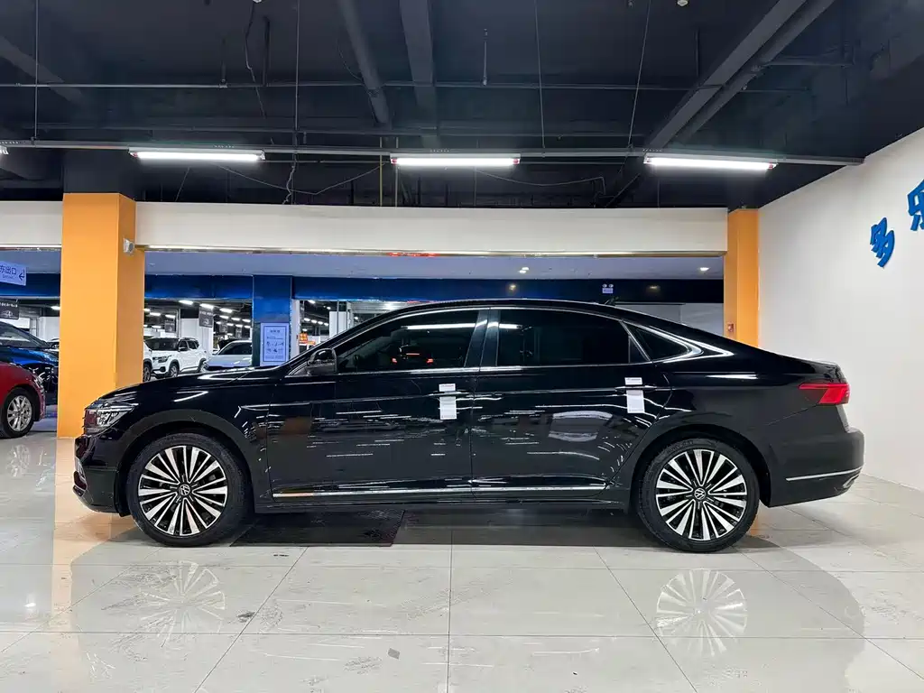 Volkswagen Passat 2020 330TSI Luxury VI