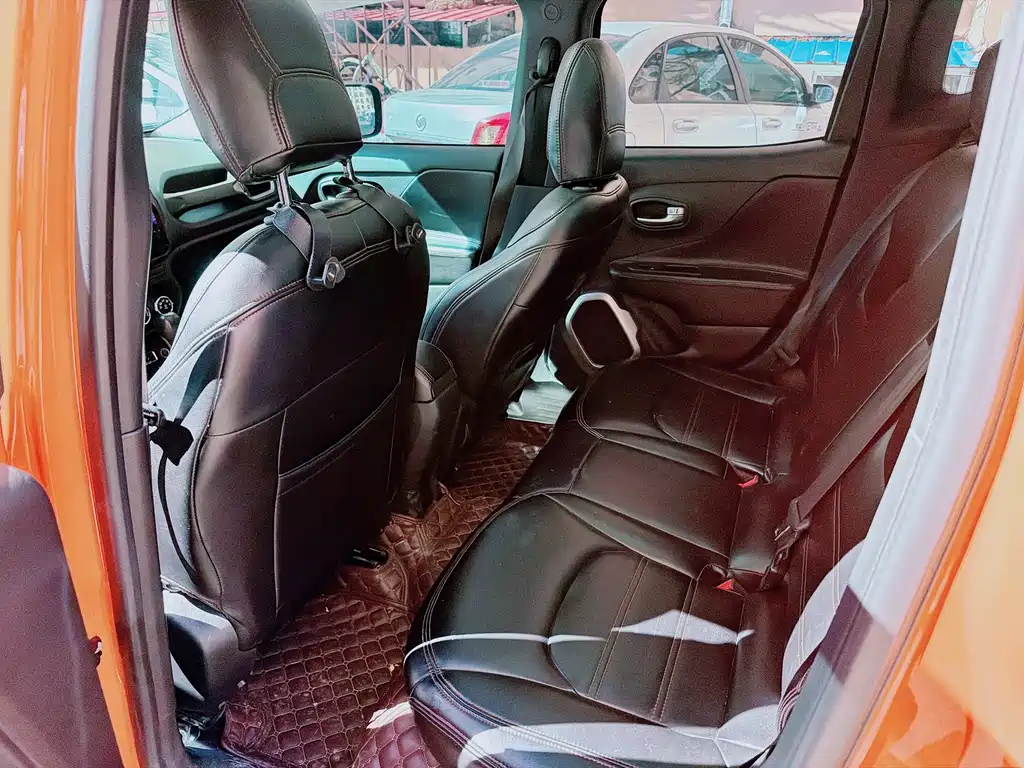 Jeep Renegade — миниатюра 8