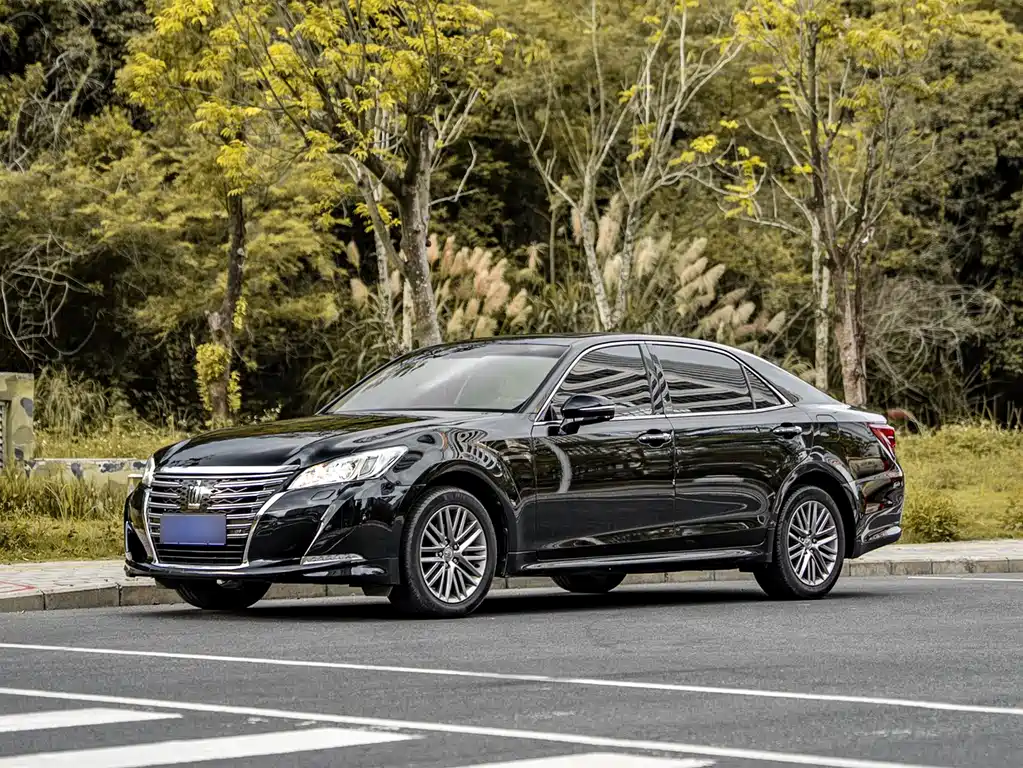 Toyota Crown 2016